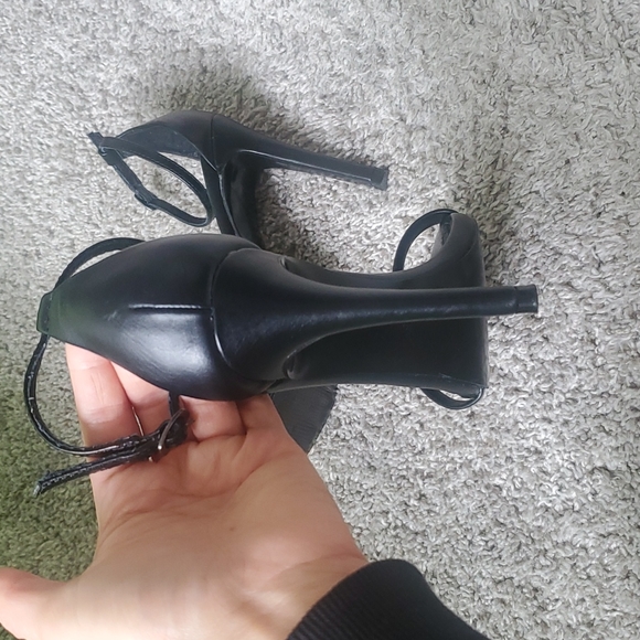 Steve Madden  Stecy Stiletto Sandals - Picture 15 of 16